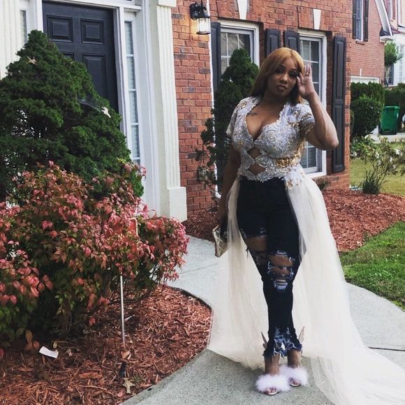 Beautiful Custom Blouse - Picture 16 of 16